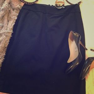 Banana Republic black stretch pencil skirt